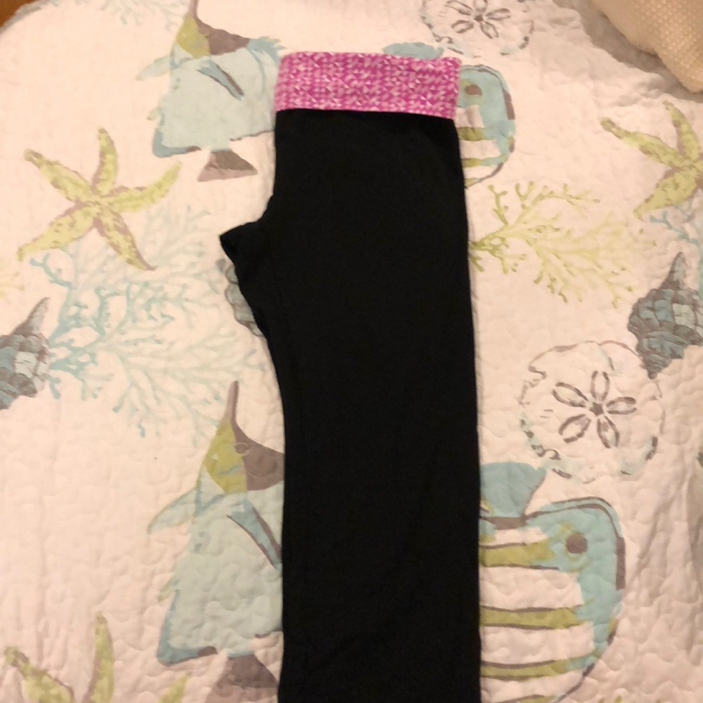 Old Navy Active Petite Capri Length Yoga Pants